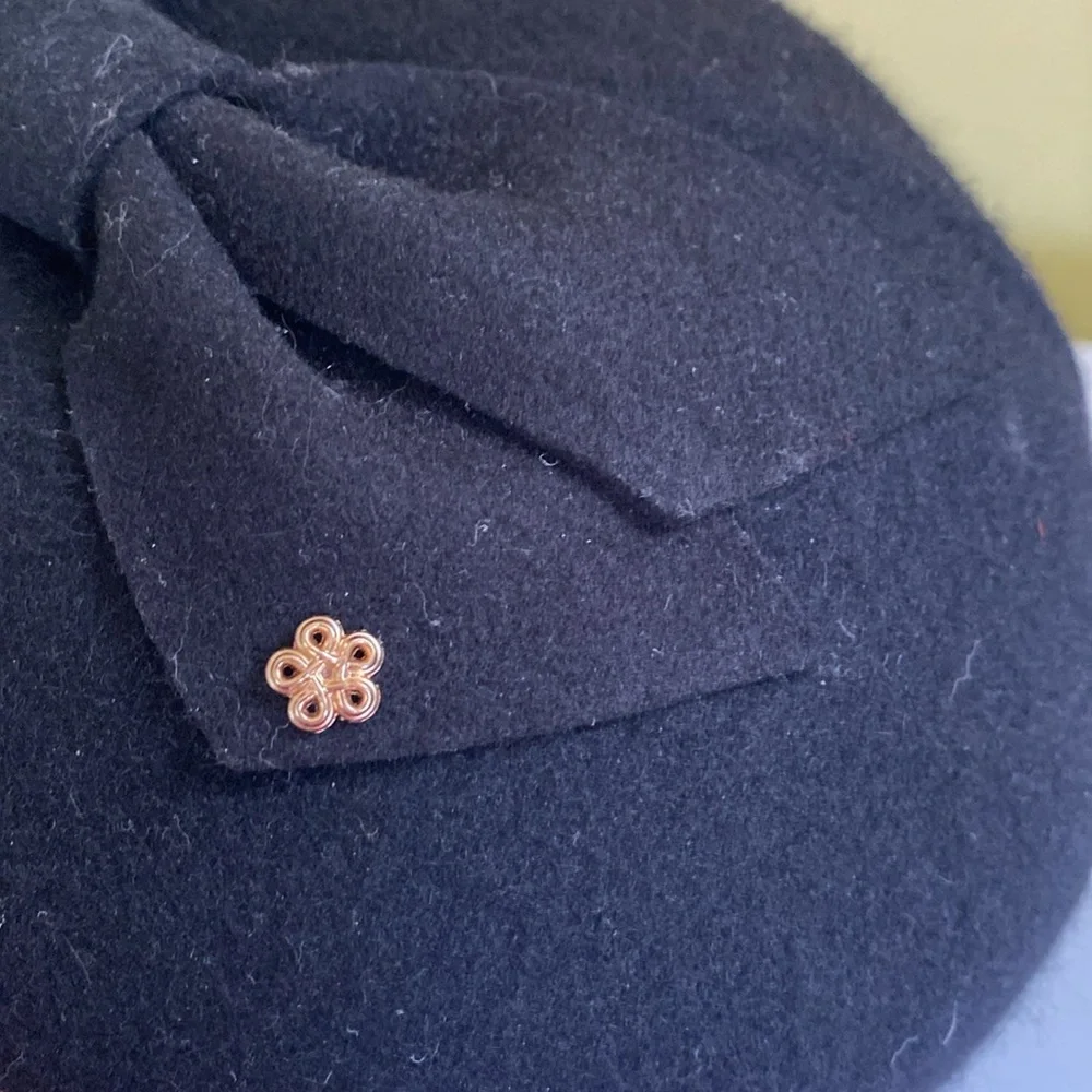 Vintage Black Wool Women’s fitted Hat with Bow One Size